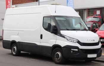 Iveco Daily Minibus – location EuroDrive Paris