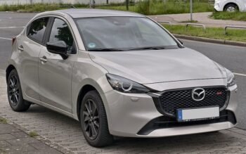 Mazda 2 Hybride – location EuroDrive Paris