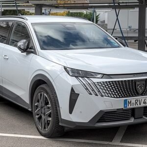 Peugeot 5008 7 places – location EuroDrive Paris