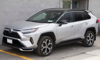 Toyota RAV4 Hybride – location EuroDrive Paris
